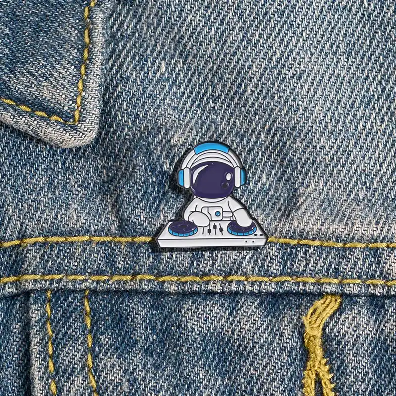 Spaceman DJ - Brooch Enamel Pin